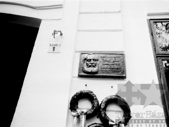 THM-BJ-02138 - Tormay Béla-emléktábla avatása Szekszárdon az 1980-as években