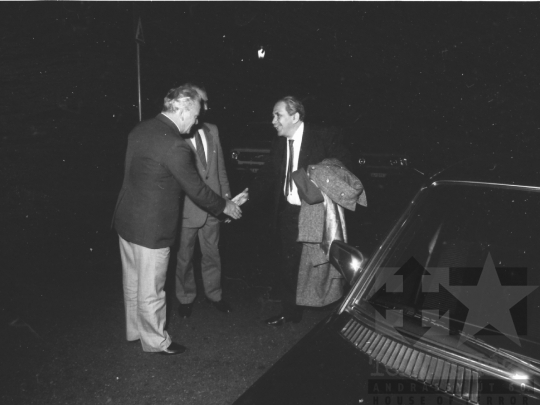 THM-BJ-02182 - Aczél György látogatása Szekszárdon az 1980-as éveken