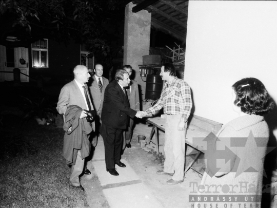 THM-BJ-02187 - Aczél György látogatása Szekszárdon az 1980-as éveken
