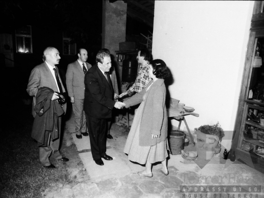 THM-BJ-02188 - Aczél György látogatása Szekszárdon az 1980-as éveken
