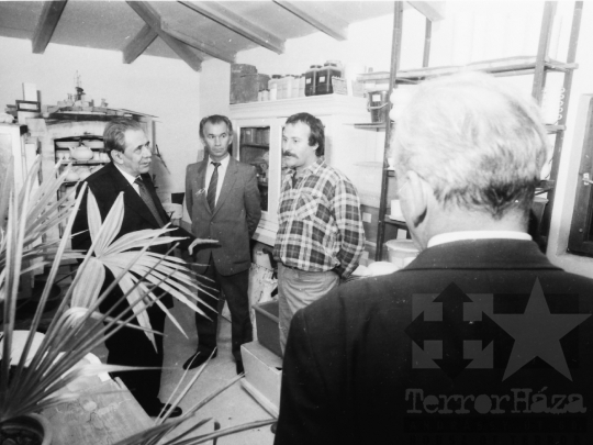 THM-BJ-02196 - Aczél György látogatása Szekszárdon az 1980-as éveken
