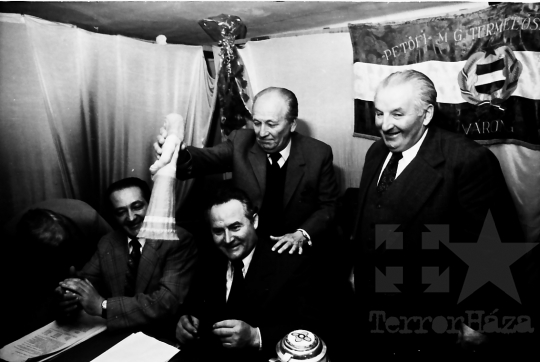 THM-BJ-02270 - Várongi Petőfi Mezőgazdasági Termelőszövetkezet zárszámadó közgyűlése az 1980-as években 
