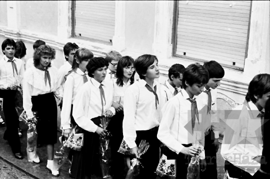 THM-BJ-02301 - Általános iskolai ballagás Mórágyon az 1960-as években