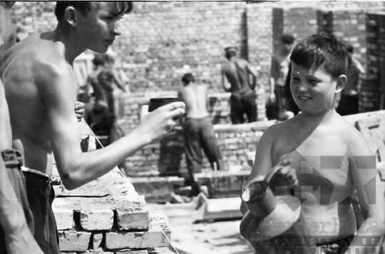 THM-BJ-02369 - A Tartsay Vilmos lakótelep építése Szekszárdon az 1960-as években 