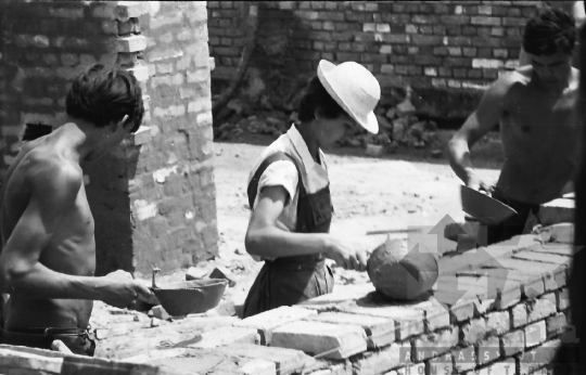 THM-BJ-02375 - A Tartsay Vilmos lakótelep építése Szekszárdon az 1960-as években 