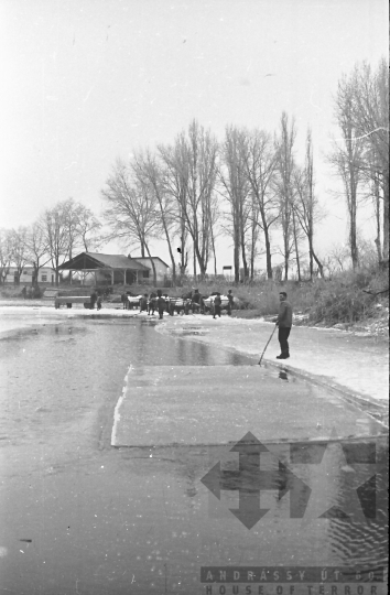 THM-BJ-02421 - Téli jégvágók a Csörge-tónál az 1960-as években