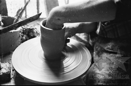 THM-BJ-02463 - Tolna megyei Építőanyagipari Vállalat csatári kerámiaüzeme az 1960-as években