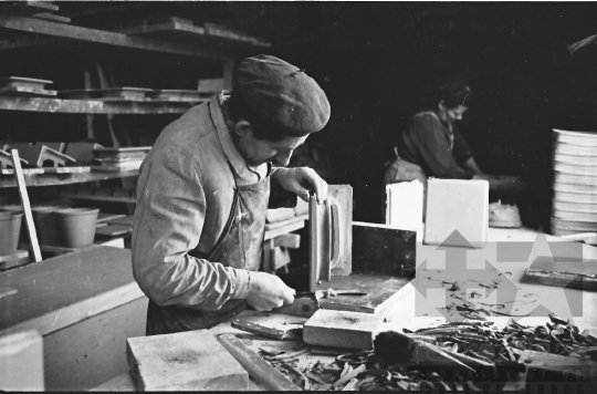 THM-BJ-02472 - Tolna megyei Építőanyagipari Vállalat csatári kerámiaüzeme az 1960-as években