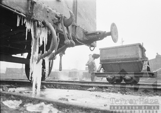 THM-BJ-02487a - Dombóvári pályaudvar az 1960-as években