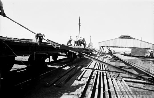 THM-BJ-02513 - Kurdi vasútállomás az 1960-as években