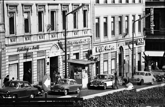 THM-BJ-02554a - Pécsi belváros az 1960-as években