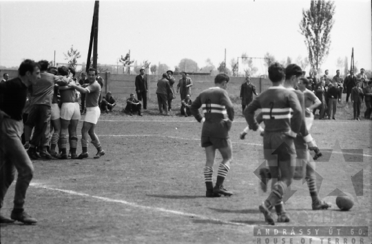 THM-BJ-02560 -  Szekszárdi Petőfi SK- Mázai Bányász futballmérkőzés Szekszárdon az 1960-as években