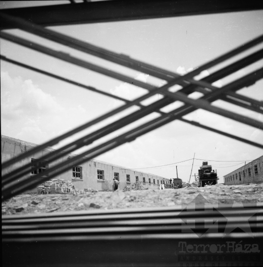 THM-BJ-02623 - Munka a nagyszokolyi termelőszövetkezetben az 1960-as években 