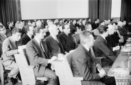 THM-BJ-02718 - Tolna megyei országgyűlési képviselők Szekszárdon az 1960-as években 