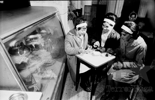 THM-BJ-02786 - Szekszárdi presszó az 1960-as években