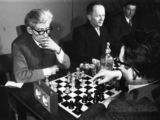 THM-BJ-02788 - Sakkbajnokság Szekszárdon az 1960-as években