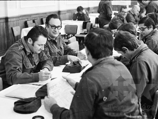 THM-BJ-03054 - Katonai cenzorok a balatonaligai pártüdülőben az 1970-es években 
