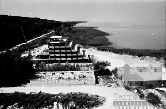 THM-BJ-03108 - Balatonföldvári Express üdülő építése az 1980-as években
