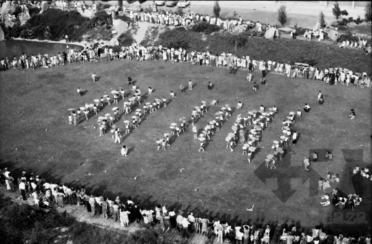 THM-BJ-03118 - Városi rendezvény Szekszárdon az 1980-as években