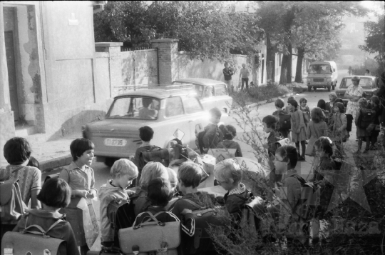 THM-BJ-03123 - Szekszárdi Bocskai utcai általános iskolások az 1980-as években