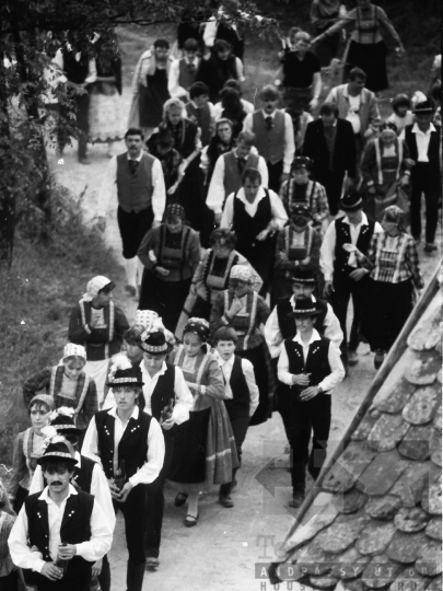 THM-BJ-03212 - Helyi tánccsoport rendezvénye Mórágyon az 1980-as években