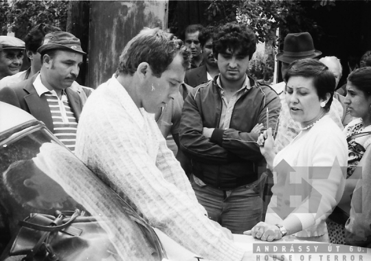 THM-BJ-03284 - Házbontásokat megelőző árverés Szekszárdon az 1980-as években