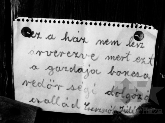 THM-BJ-03287 - Házbontásokat megelőző árverés Szekszárdon az 1980-as években