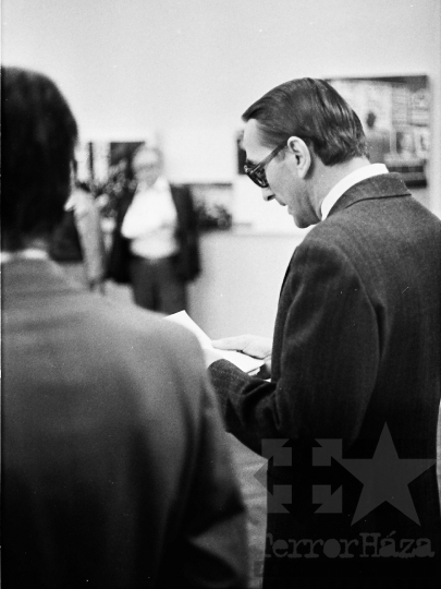 THM-BJ-03702 - Robert Capa-fotókiállítás a szekszárdi Béri Balogh Ádám Múzeumban az 1970-es években