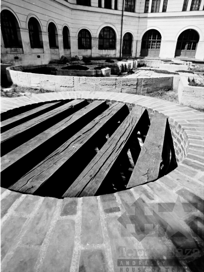 THM-BJ-03737 - Szekszárdi megyeháza az 1970-es években