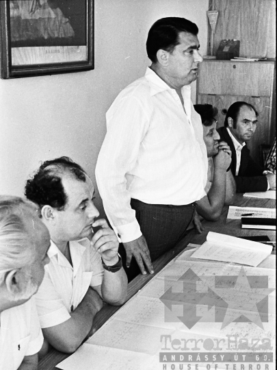 THM-BJ-03768 - TOTÉV-lakások sorsolása az 1970-es években