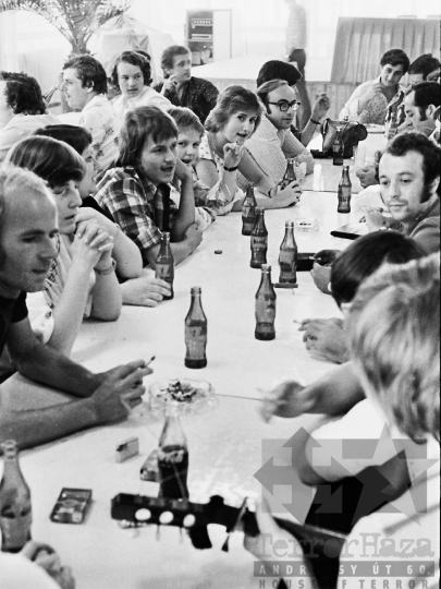 THM-BJ-03795 - Magyar-keletnémet ifjúsági találkozó a szekszárdi TOTÉV-nél az 1970-es években
