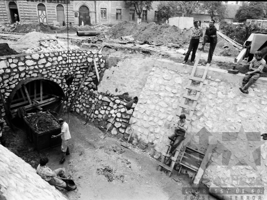THM-BJ-03844 - Szekszárdi-séd betonozása, lefedése az 1970-es években 