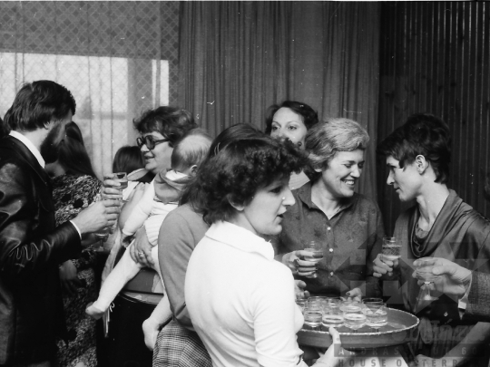 THM-BJ-03935 - Névadó ünnepség a szekszárdi BM klubban az 1980-as években