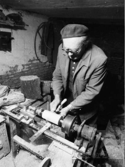 THM-BJ-03994 - Életkép Keszőhidegkúton az 1980-as években