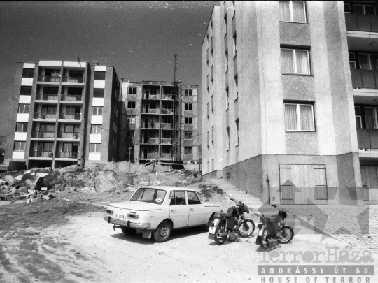 THM-BJ-04022 - Lakásépítés Szekszárdon az 1980-as években 