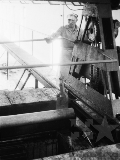 THM-BJ-04031 - Szekszárdi Mezőgazdasági Gépjavító Vállalat az 1980-as években 