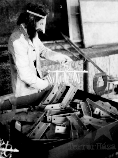 THM-BJ-04046 - Szekszárdi Mezőgazdasági Gépjavító Vállalat az 1980-as években 