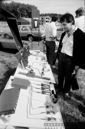 THM-BJ-04059 - Mezőgazdasági bemutató az őcsényi repülőtéren az 1980-as években