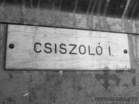 THM-BJ-04082 - Óra- és Ékszerkereskedelmi Vállalat szekszárdi gyáregysége az 1980-as években 