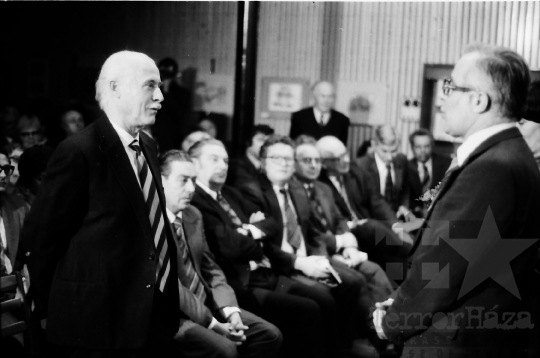 THM-BJ-04153 - Takáts Gyula költő köszöntése 60. születésnapja alkalmából az 1970-es években