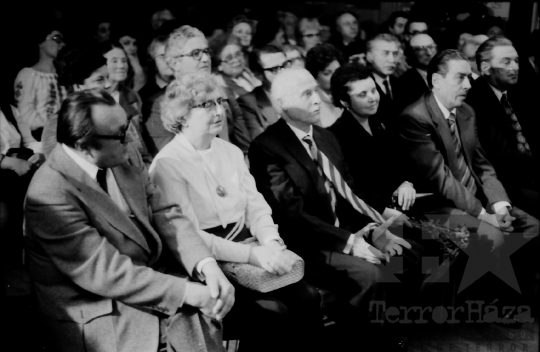 THM-BJ-04155 - Takáts Gyula költő köszöntése 60. születésnapja alkalmából az 1970-es években