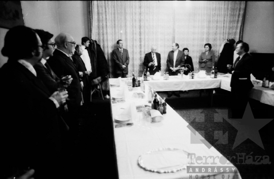 THM-BJ-04156 - Takáts Gyula költő köszöntése 60. születésnapja alkalmából az 1970-es években