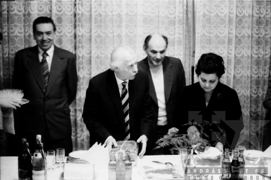 THM-BJ-04158 - Takáts Gyula költő köszöntése 60. születésnapja alkalmából az 1970-es években