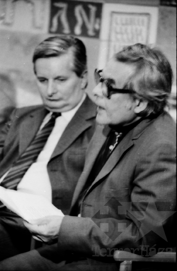 THM-BJ-04163 - Takáts Gyula költő köszöntése 60. születésnapja alkalmából az 1970-es években