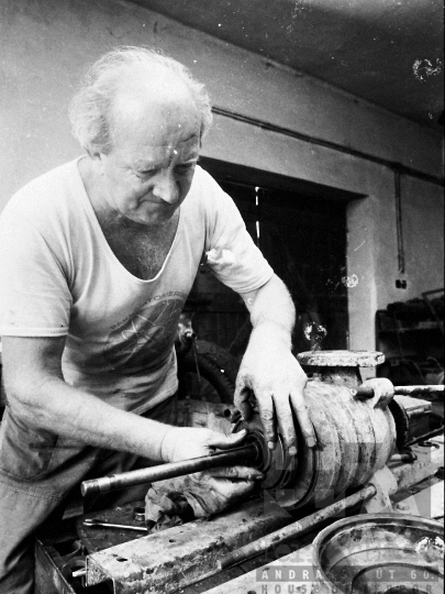 THM-BJ-04192 - Dunakömlődi termelőszövetkezet fűrésztelepe az 1980-as években