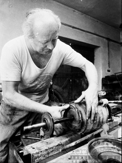 THM-BJ-04192a - Dunakömlődi termelőszövetkezet az 1980-as években 