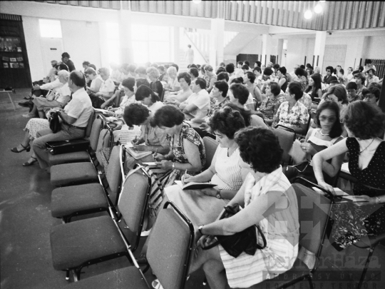 THM-BJ-04197 - Diplomaosztó a szekszárdi Illyés Gyula Pedagógiai Főiskolán az 1980-as években