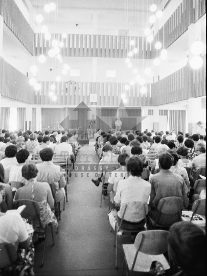 THM-BJ-04200 - Diplomaosztó a szekszárdi Illyés Gyula Pedagógiai Főiskolán az 1980-as években