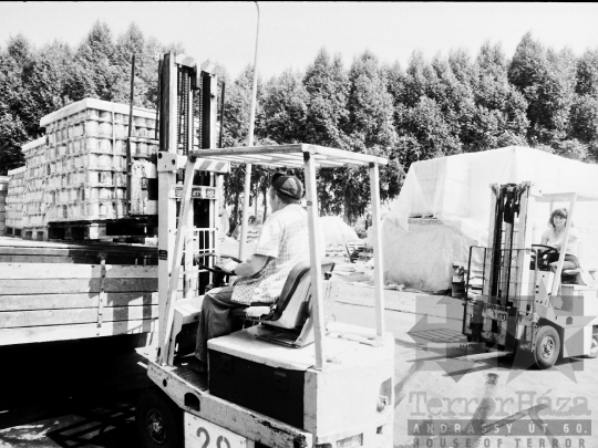 THM-BJ-04229 - Paksi konzervgyár az 1980-as években 