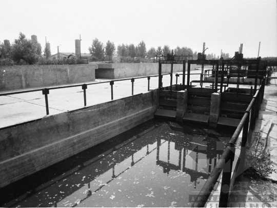 THM-BJ-04236 - Paksi Állami Gazdaság vízműtelepe az 1980-as években 